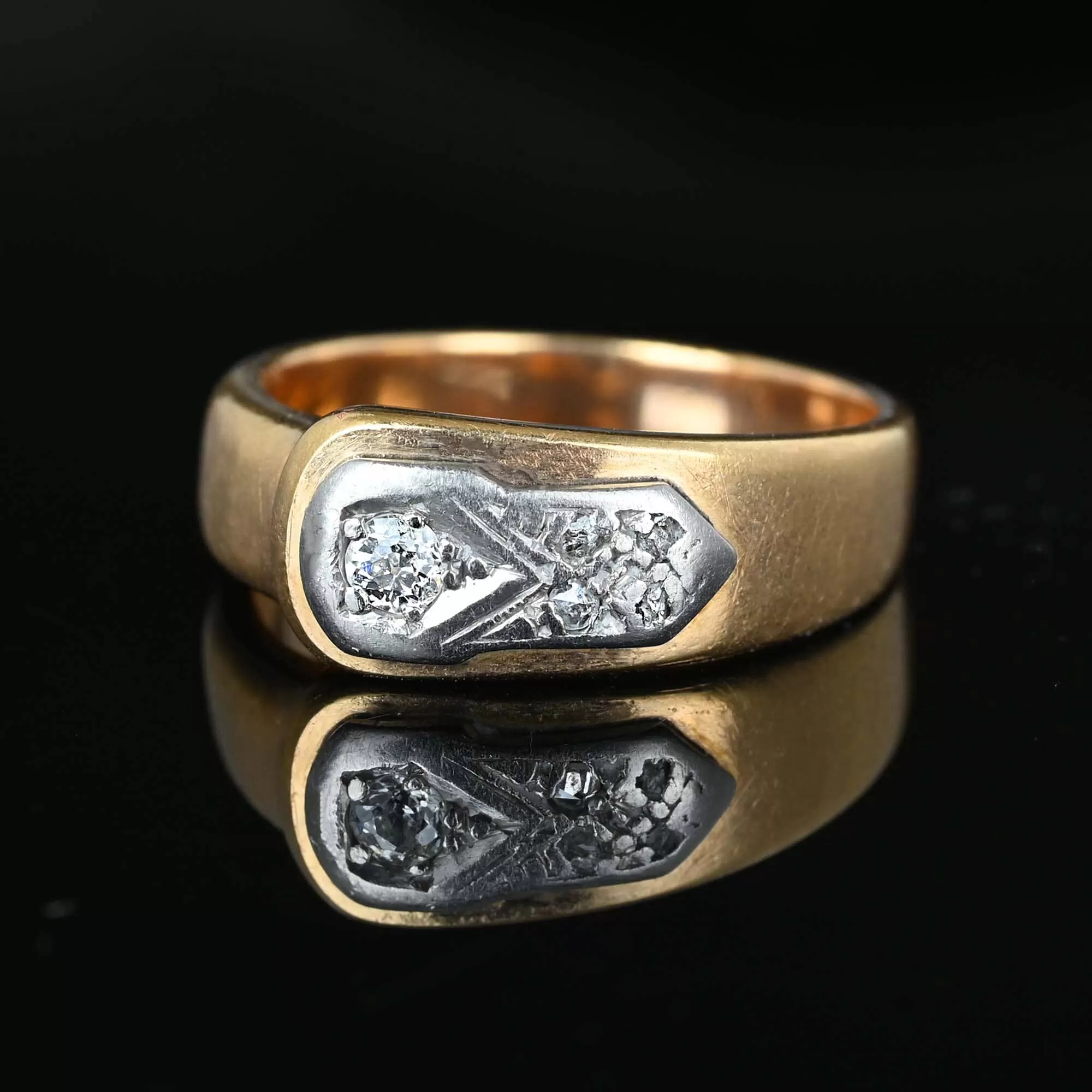 Antique European Cut Diamond Buckle Ring Band in Gold