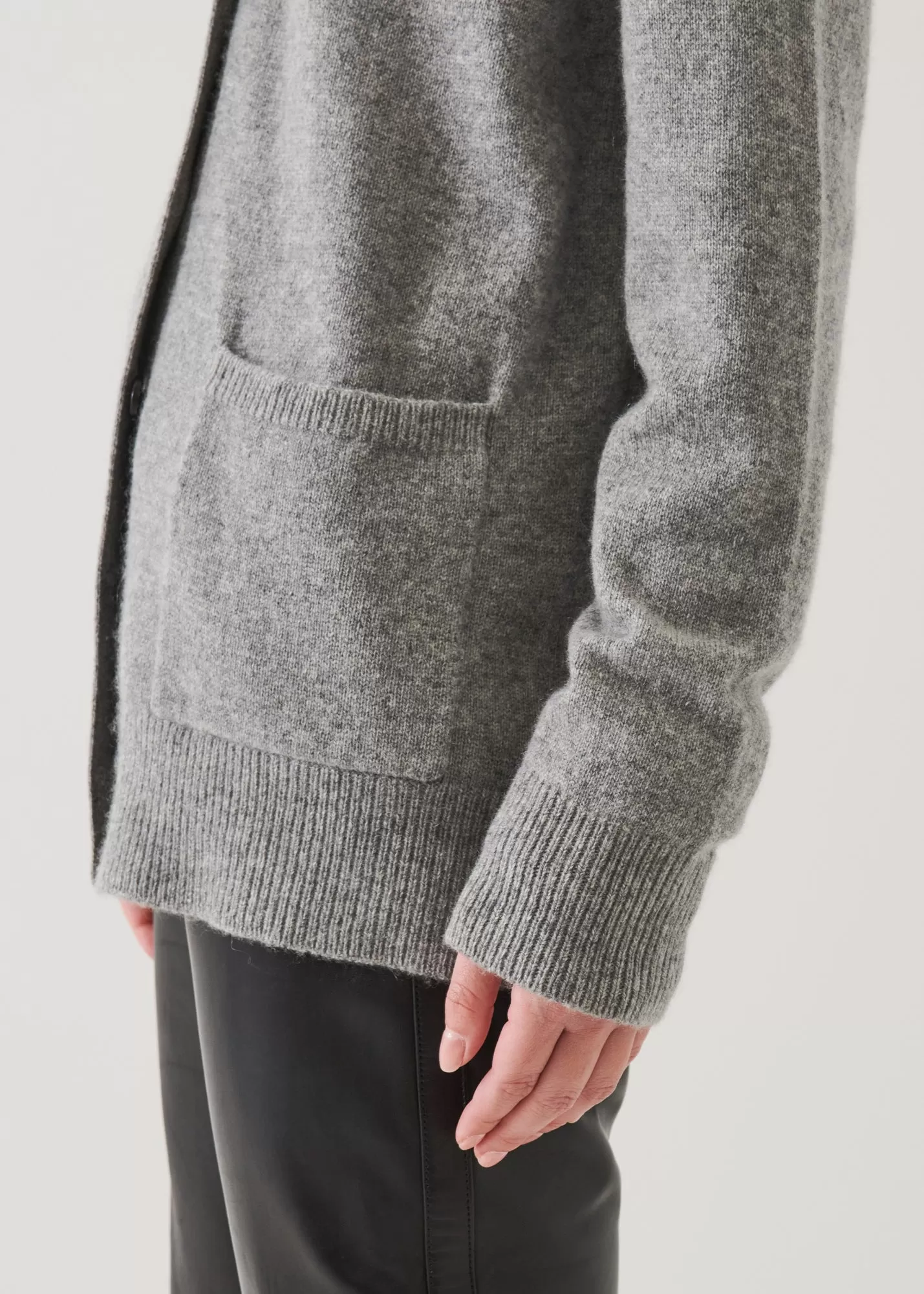 CASHMERE CARDIGAN