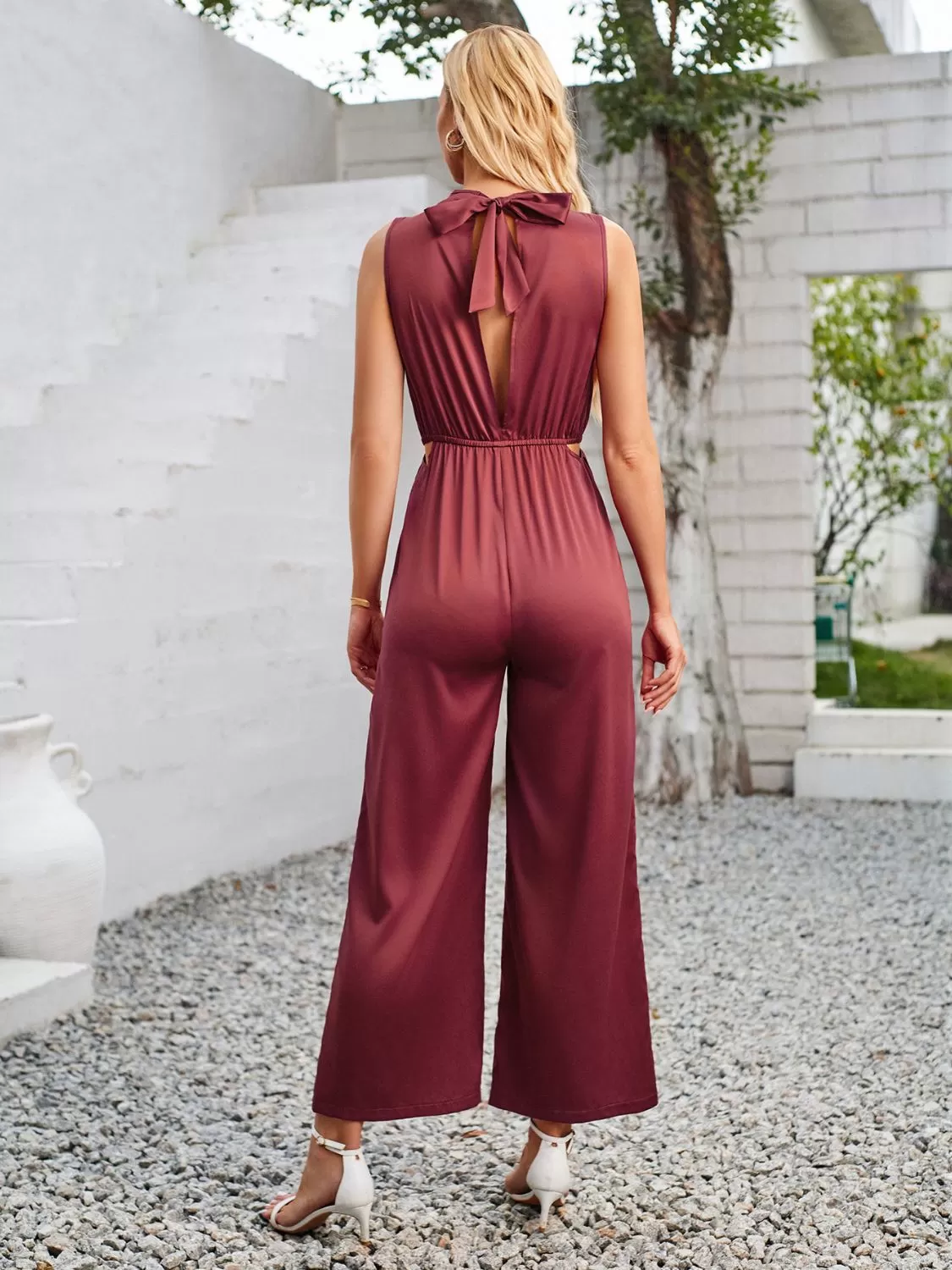 Chic Cutout Tied Wide Leg Sleeveless Jumpsuit for Women - Perfect Summer Fashion, Stylish and Comfortable One-Piece Outfit