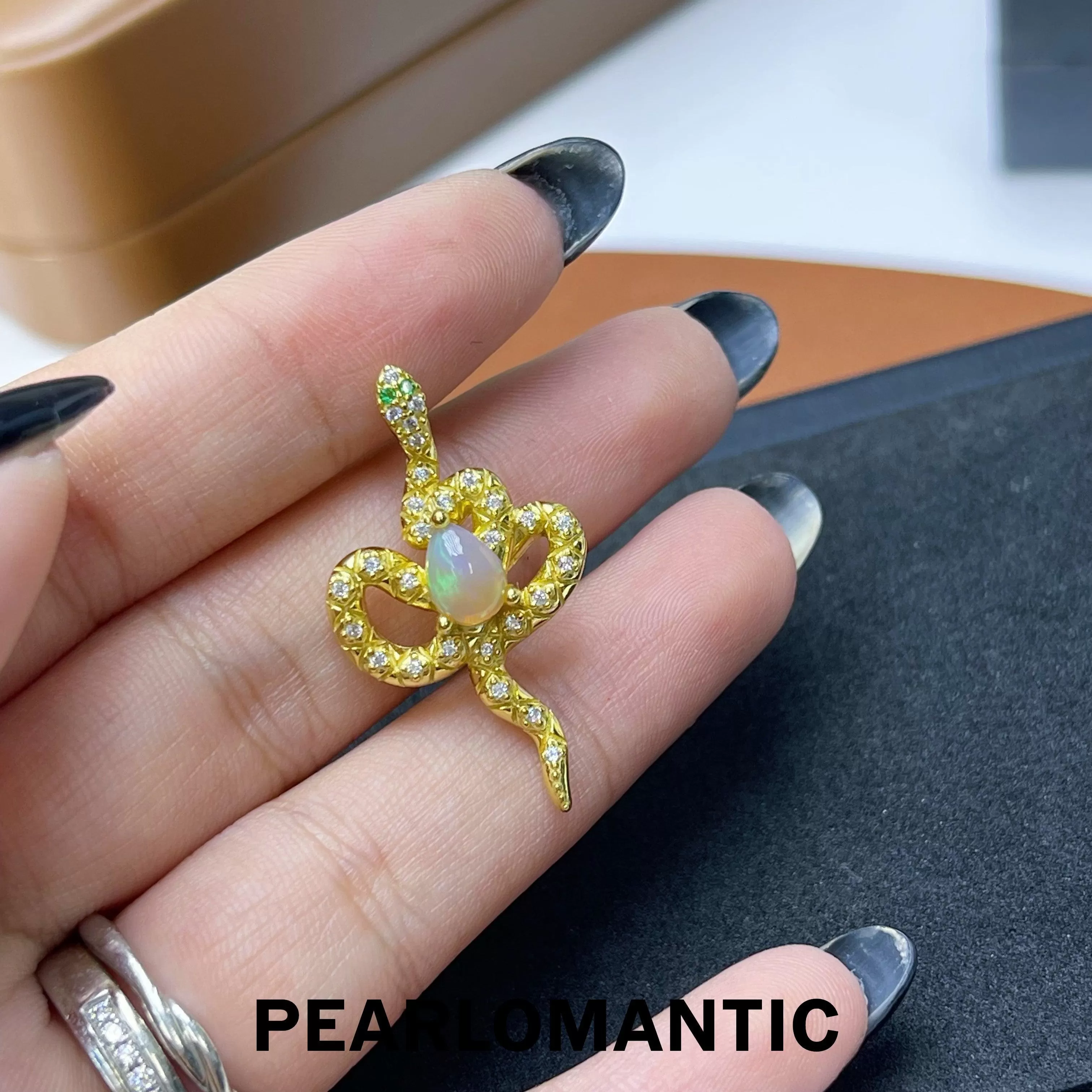 [Designer's Choice] Opal 1ct   Zircon Snake Design Pendant w/ S925 Gold Plated