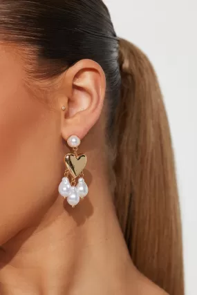 Pearl-fect Heart Earrings - Gold